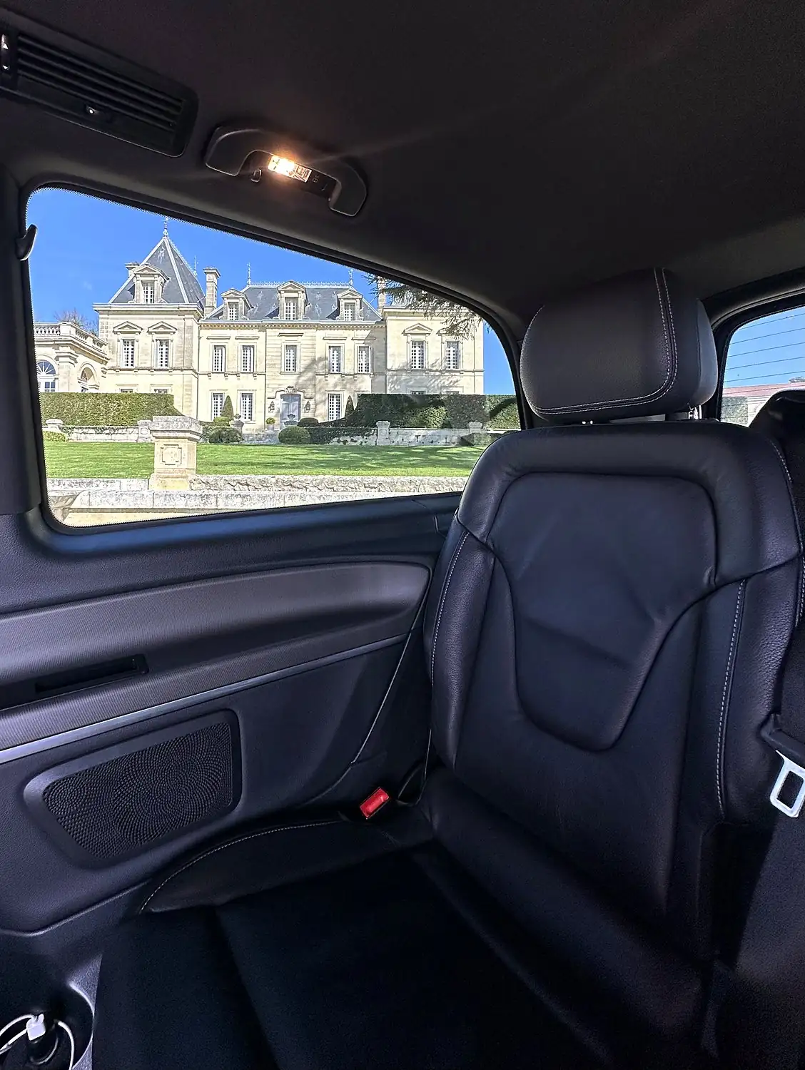 Château seen from the window of a MyCourse van on a day of sightseeing