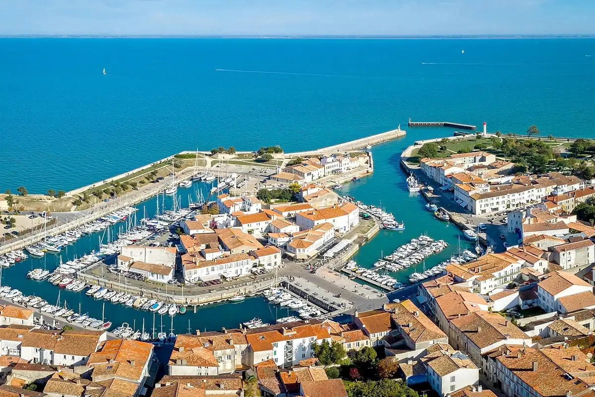Port de Saint-Martin-de-Ré vu du ciel