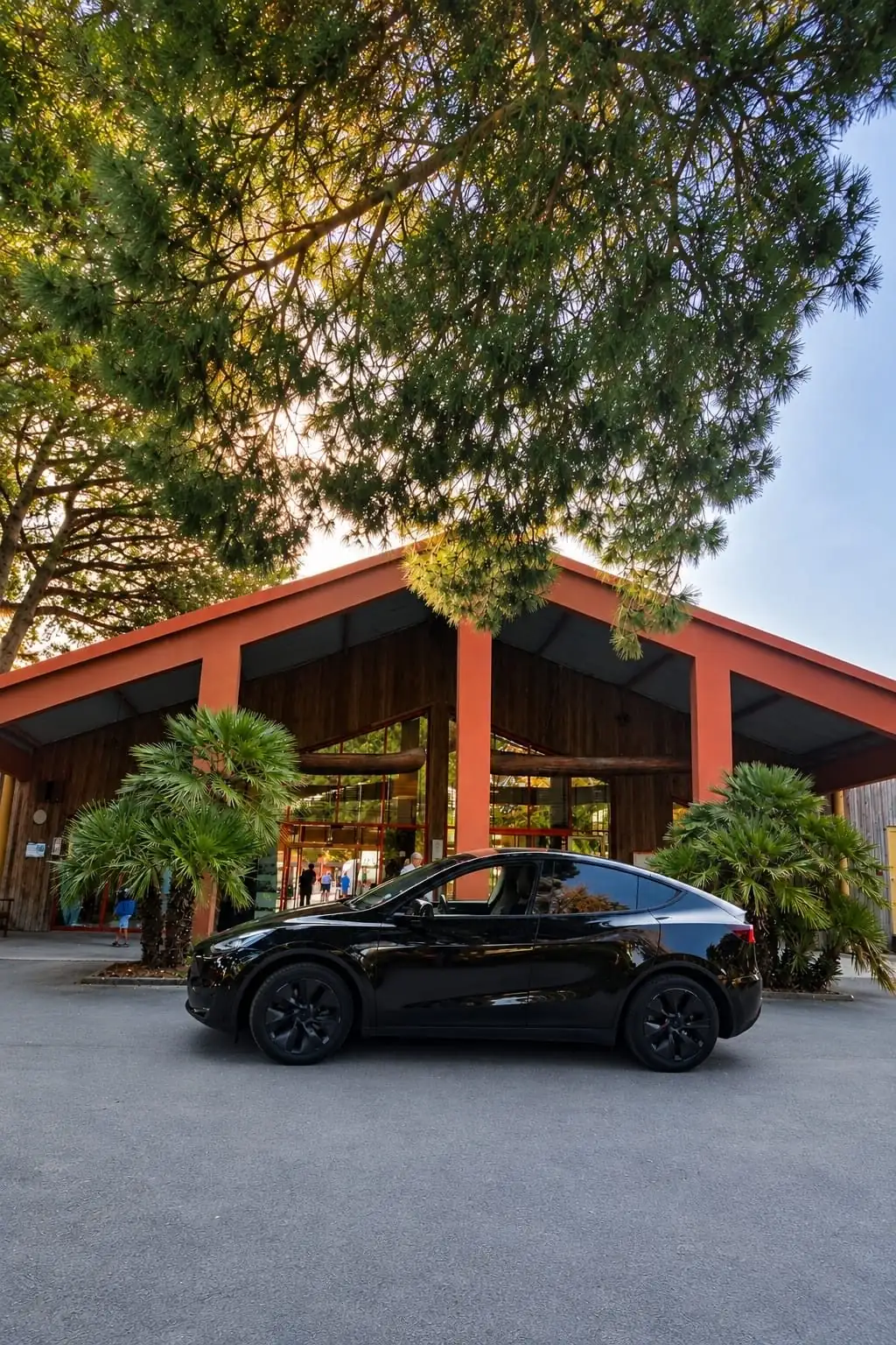 MyCourse Tesla with driver for your transfers and rides in La Rochelle